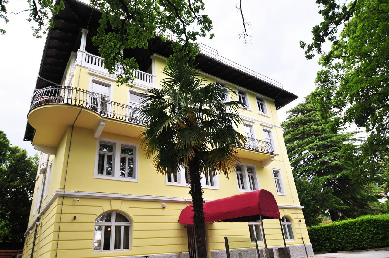 Hotel Villa Laurel Lovran Exterior foto